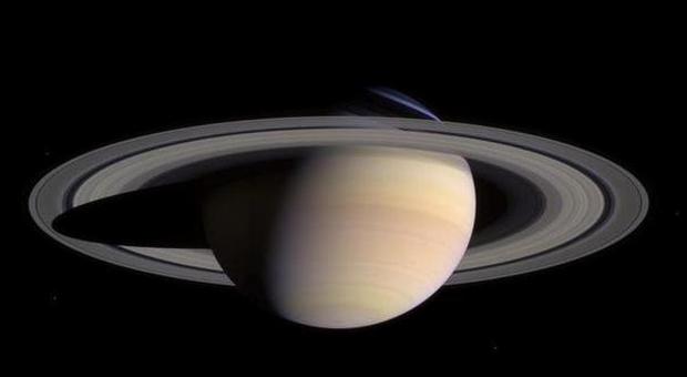 Il vero «signore degli anelli» è un pianeta dieci volte più grande di Saturno