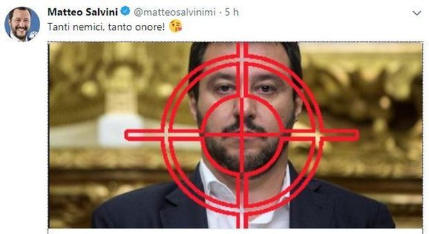 «Tanti nemici, tanto onore». Salvini cita Mussolini ed è bufera politica