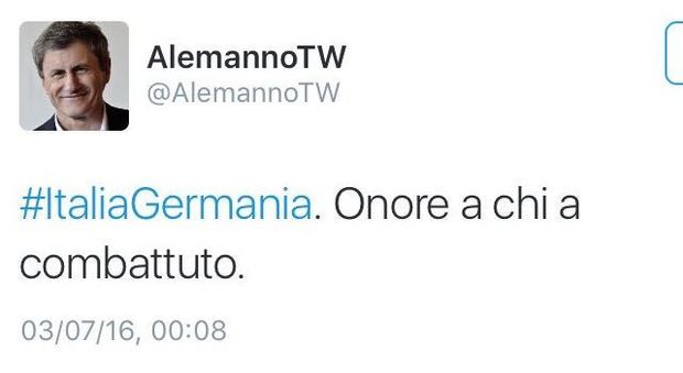 Gaffe su Twitter, dopo Gasparri tocca ad Alemanno: «Onore a chi a combattuto»