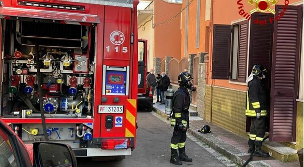 Tragedia nel nord Salento: anziana 91enne ritrovata carbonizzata in casa. A fuoco gli abiti mentre cucivana