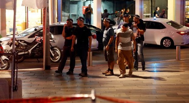 Raid terroristico in centro a Tel Aviv: morto anche un attentatore