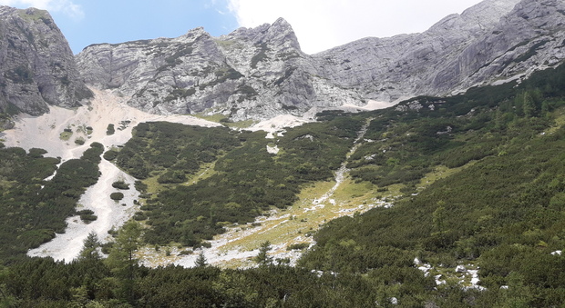 Va alla festa alpina e scompare: ricerche sospese per il maltempo