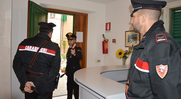 Ancona, pittrice uccisa: sequestrati medicinali nella casa dei familiari