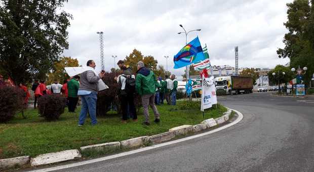 «Roma-Latina subito»: presidio dei sindacati a Borgo Piave per l'autostrada