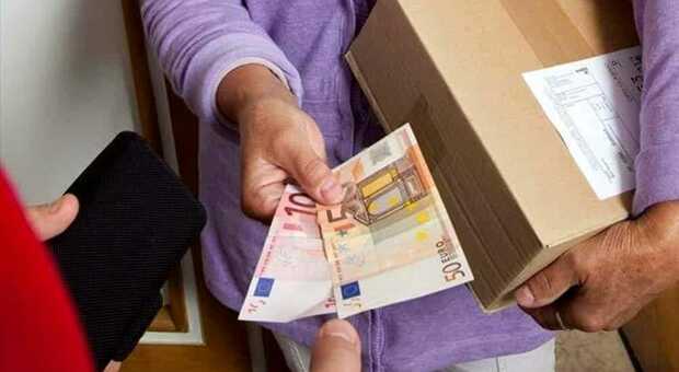 «Nonna, ritira il pacco e paga il corriere», 93enne di Sezze truffata: consegna mille euro