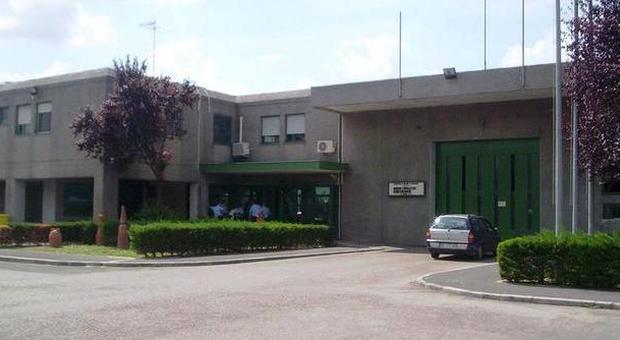 Agente aggredito in carcere a Santa Maria Capua Vetere, finisce in ospedale