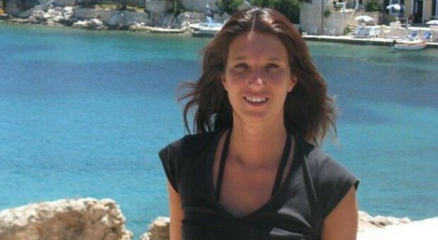 Lucia Piccioli, malore improvviso in casa a San Benedetto del Tronto: morta a 39 anni, lascia figlia e marito