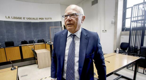 immagine Massimo Galli e i concorsi universitari pilotati, infettivologo condannato a 1 anno e 4 mesi: «Solo una dimenticanza, farò ricorso»