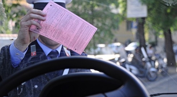 Automobilisti multati dalla polizia locale in centro a Pordenone