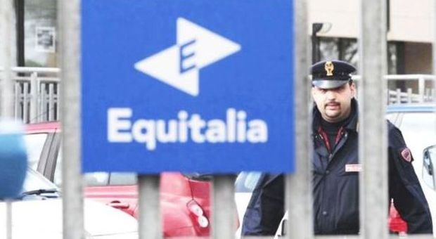 Blitz della Finanza a Equitalia-sud: mazzette per chiudere le pratiche, sette arresti, c'è anche un funzionario