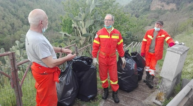 Civita Castellana, i volontari raccolgono quintali di rifiuti