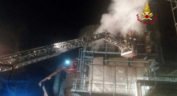 Il silos prende fuoco all'improvviso: in fonderia danni per mezzo milione