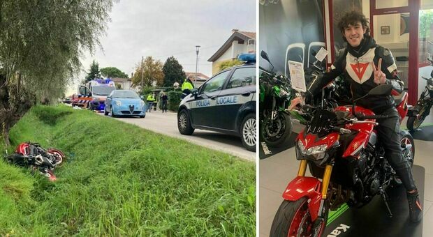 Padova, Emanuele morto nell'incidente in moto: l'ultima carezza del papà sul luogo dello schianto