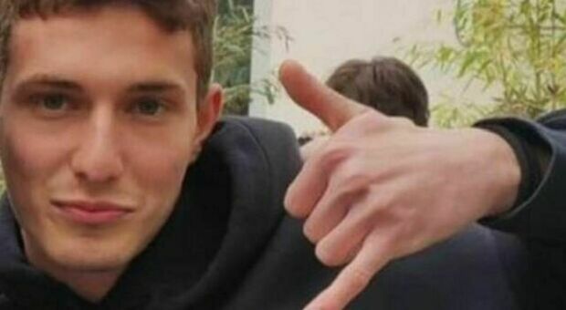 Cameriere italiano di 19 anni trovato morto ad Amsterdam, Alessio Giannaccari era scomparso da sabato: giallo sulle cause, aperta inchiesta