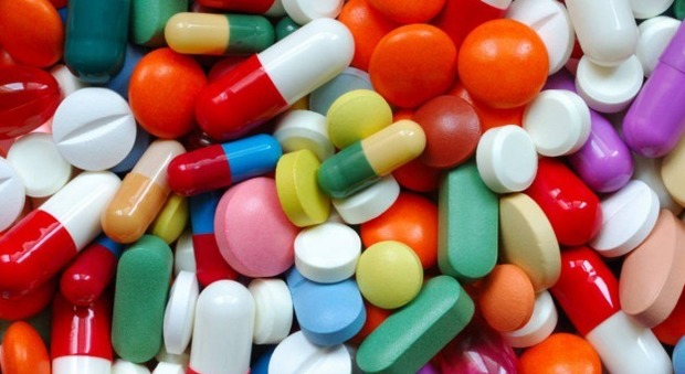 Farmaci falsi, indagine Aifa su 4 medicinali senza bollino: c'è anche lo Spiriva