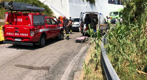 Incidente a Ponza, auto con 5 ragazzi contro camion: un ferito grave
