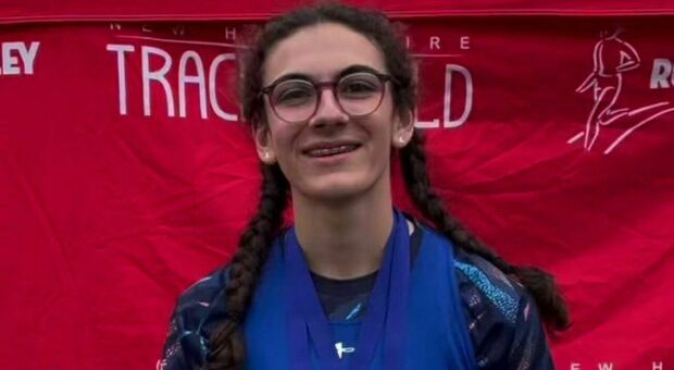 Atleta transgender vince la competizione di salto in alto della scuola e scoppia la polemica: «Opportunità rubata alle donne»