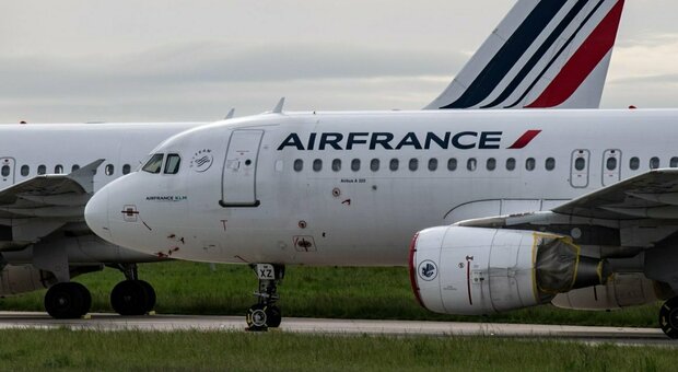 Piloti Air France litigano in cabina. «Non eseguo i tuoi ordini», rissa durante il volo