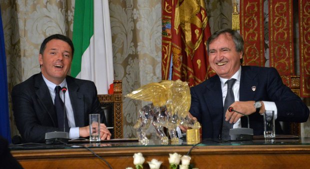 Renzi-Brugnaro, firmato il Patto per Venezia: «Impegno per i giovani»