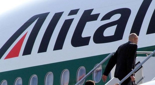 Alitalia, Poste dà l'ok all'aumento di capitale: decolla l'operazione Etihad