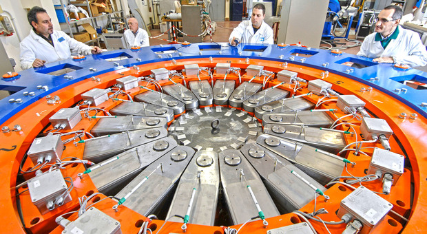 Cos’è il reattore a fusione? L'Italia apre al nucleare, Draghi: «In arrivo entro il 2028». Di cosa si tratta e la differenza con la fissione