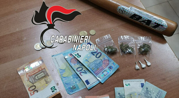 Cocaina, marijuana e una mazza da baseball: arrestato 27enne a Sant’Antimo