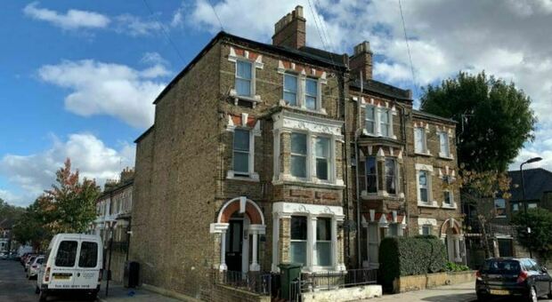 A Londra in vendita l'appartamento più piccolo della città, largo appena 7 metri quadrati: base d'asta 50mila sterline