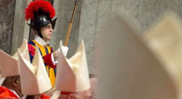 Swiss Guard marching before the Habemus Papam
