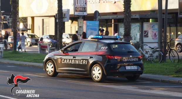 Spaccio di droga: continua l’attività di contrasto dei Carabinieri. Denunciato uno spacciatore e segnalati 4 assuntori