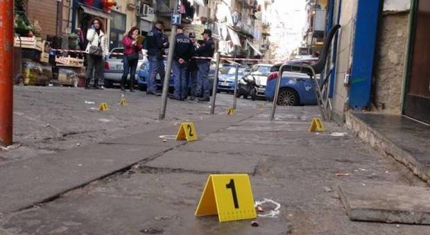 Napoli, ancora una «stesa» nei Quartieri spagnoli: indaga la polizia