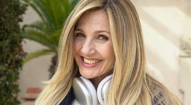 Lorella Cuccarini, chi è la co-conduttrice della serata cover: la dieta a 58 anni, la figlia Chiara, il marito e la malattia