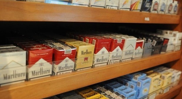 Aeroporto, sequestro alla dogana: 230 kg di tabacchi dall'estero