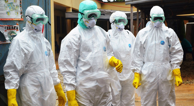 "Danni agli occhi, uveite e cataratta": gli effetti choc di Ebola in chi è sopravvissuto