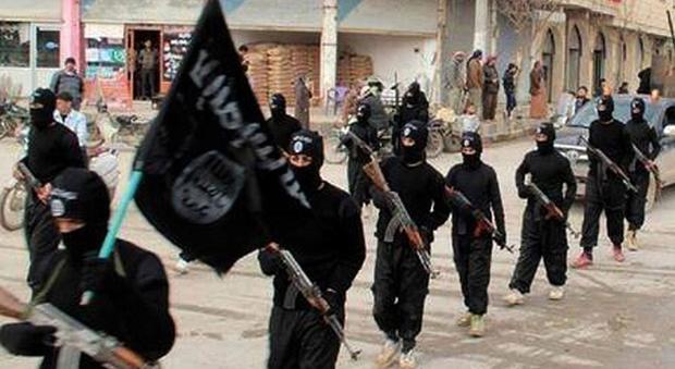 Rivolta contro l'Isis a Raqqa: in 200 lasciano lo Stato Islamico