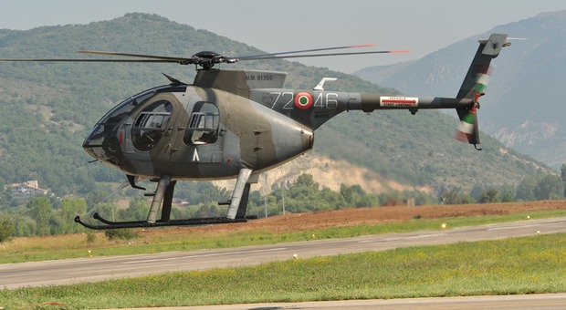 Frosinone, anomalie dal quadro di bordo: atterraggio di sicurezza nei campi per un elicottero dell'Aeronautica