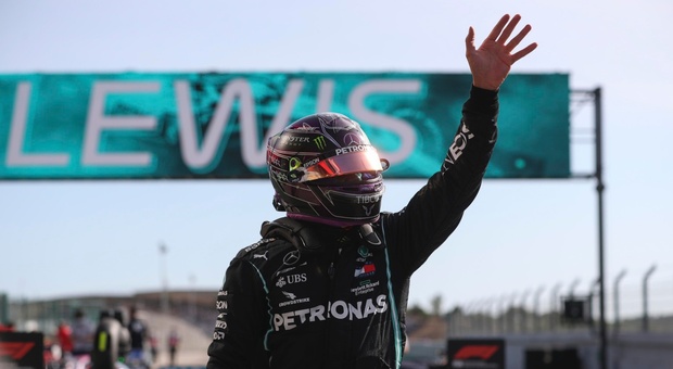 Lewis Hamilton diventa Sir: nominato baronetto per meriti sportivi