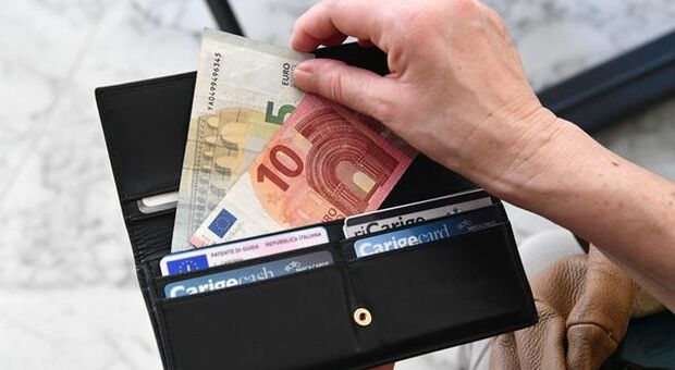 Famiglie, aumento delle spese per 796 euro nel 2021