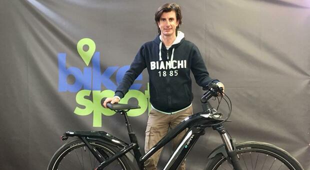 Marcello Bassiato rivoluzione il bike sharing: la bici si noleggia in edicola