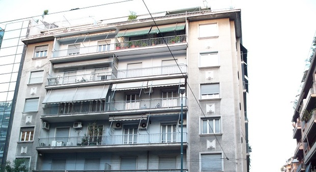 Minacce pesanti e liti nel condominio, una coppia di ucraini contro una famiglia russa: «Tornate da Putin»