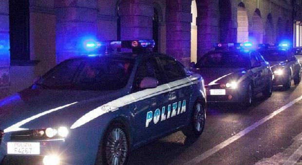Caccia all'Audi A3 nella notte, inseguimento in via Vittorio Veneto