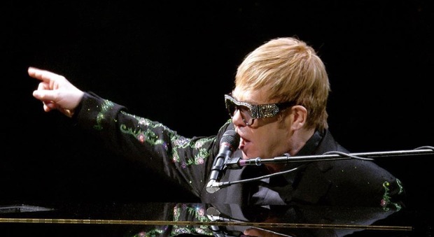 Elton John si ritira: "Ho dei figli, voglio essere parte della loro vita"