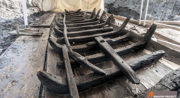 La barca di 1000 anni fa trovata nel fiume Stella a Precenicco