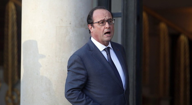 Parigi, Hollande: «Attacchi terroristici senza precedenti»