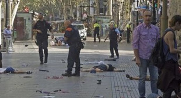 Un frusinate nel terrore di Barcellona: «Ho visto il furgone a zig zag sulla folla, poi il panico in strada»