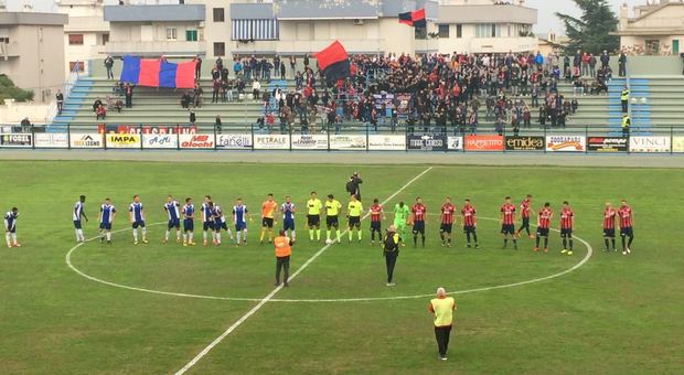Infortunio all'arbitro: il derby Fasano-Taranto sospeso al 39' sul punteggio di 0-1