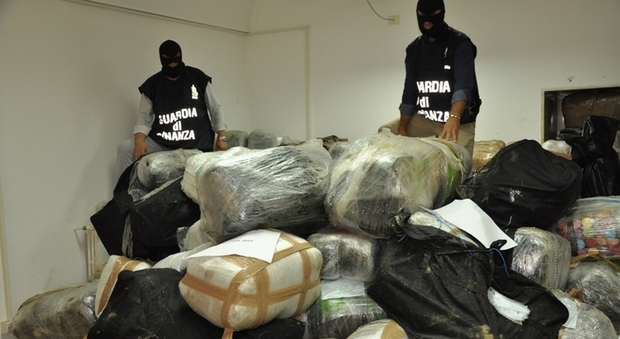 Armi da guerra e traffico di droga, 27 arresti tra Salento e Albania