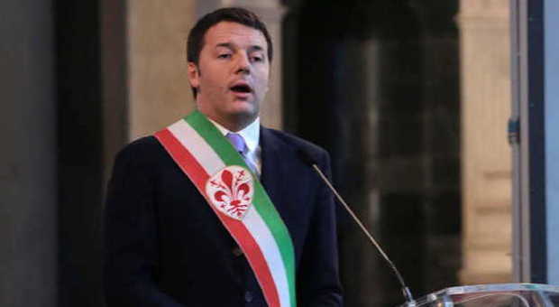 Letta al Quirinale per dimettersi, brindisi d'addio a Palazzo Chigi. Renzi ai fiorentini: «Ho bisogno dei vostri auguri»
