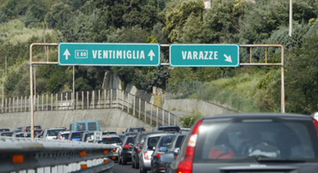 Caos autostrade in Liguria, class action da 1,5 miliardi contro Autostrade: «Mille euro per ogni ligure»