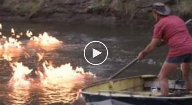 Il fiume Condamine prende fuoco