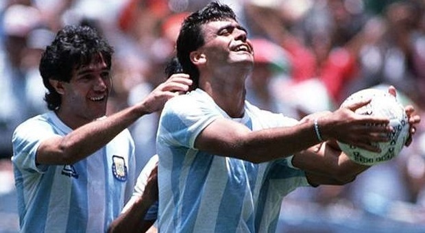 Jose "Tata" Brown esulta dopo il gol alla Germania nella finale di Messico '86
